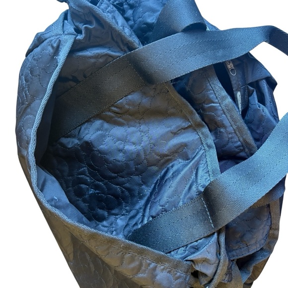 Lesportsac Duffel Bag Travel Black Quilted Large - Picture 10 of 11